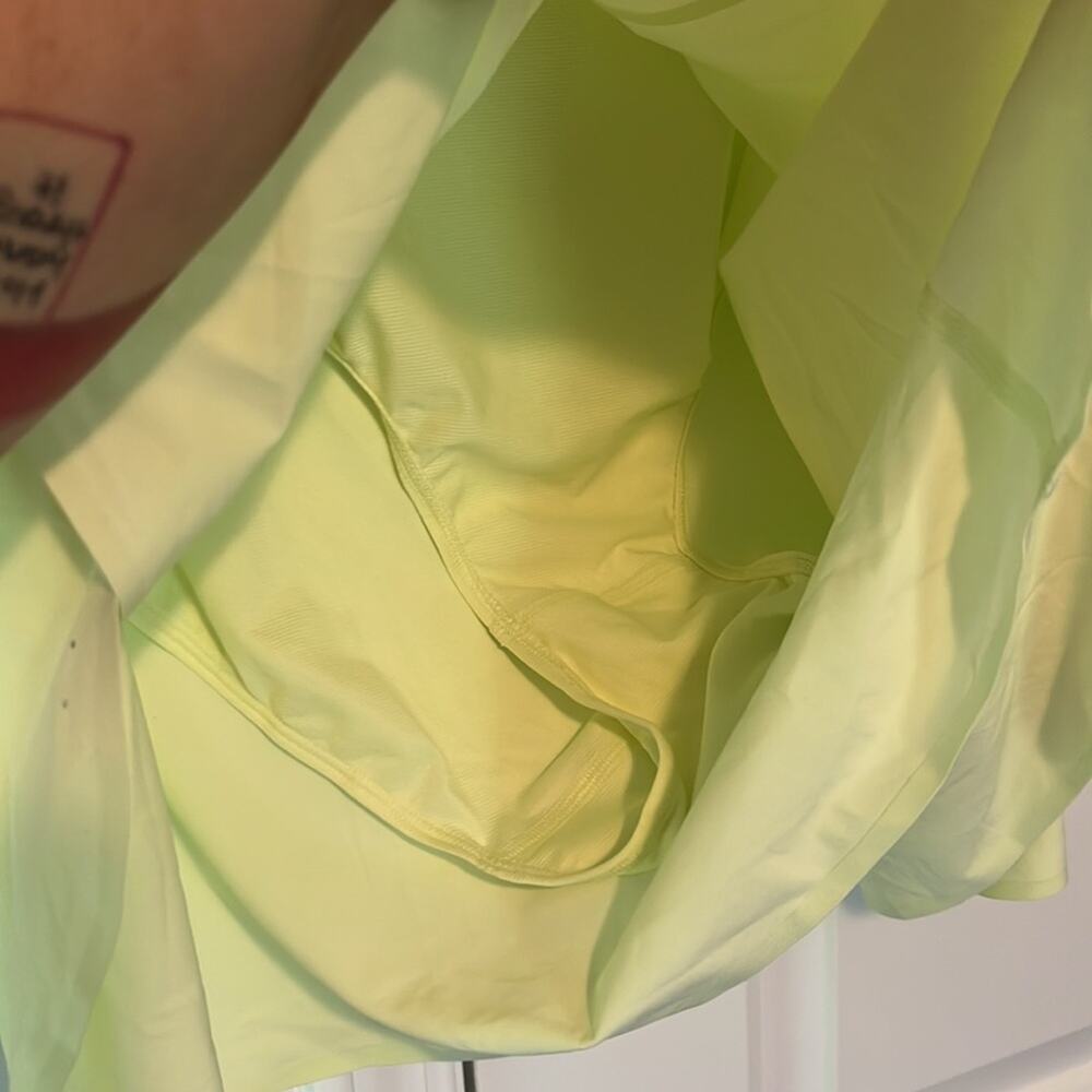 New With Tags Athleta 3X Neon Run With It 3.5” Athletic Shorts - Picture 5 of 15